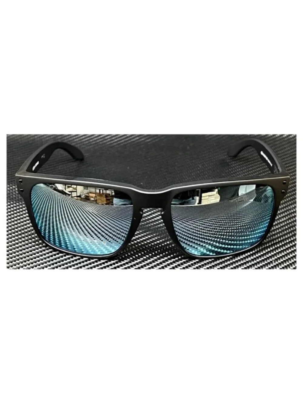 New Oakley Men  Sunglasses --